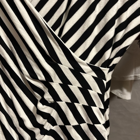 White House, Black market, black and white striped ruched tank top - Picture 11 of 15